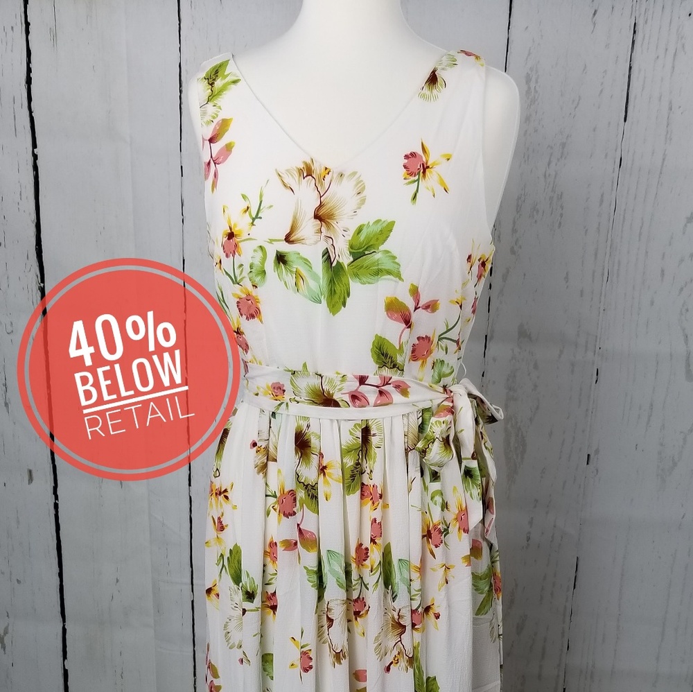 NWT Moody floral armless dress